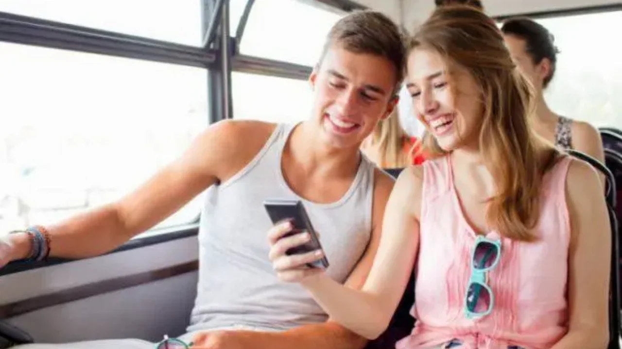 Youth Pass: Στα τέλη Οκτωβρίου οι αιτήσεις και έως το τέλος του έτους η καταβολή του