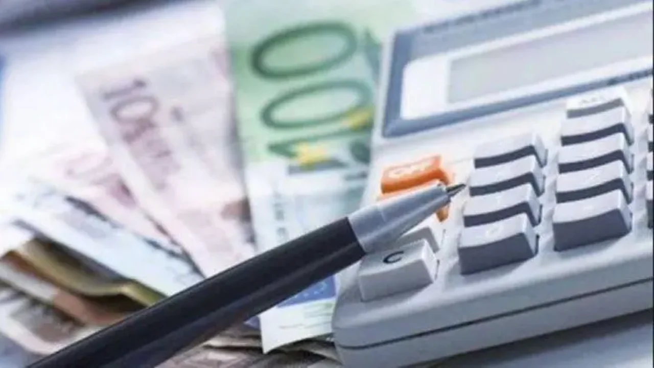 Διευκρινίσεις ΑΑΔΕ για τον συμψηφισμό οφειλών για όσους δικαιούνται έκπτωση 25%