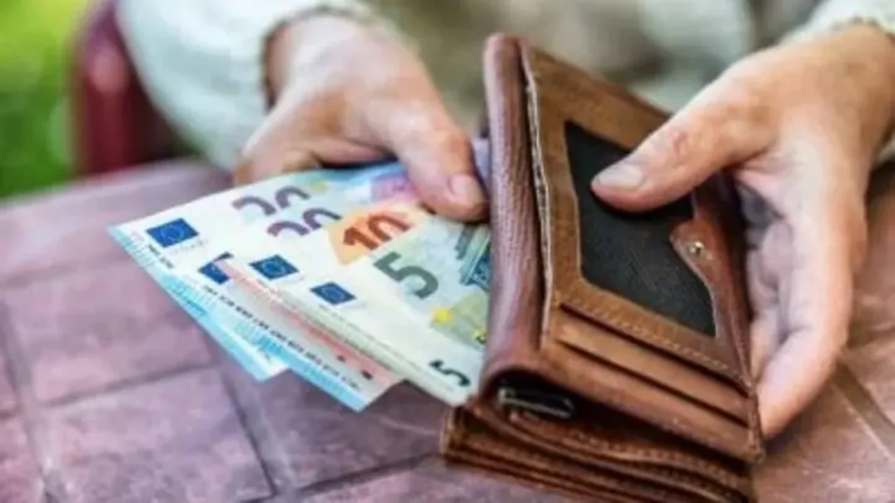 Επιπλέον αναδρομικά για τους συνταξιούχους φέρνουν τα λάθη σε 300.000 επικουρικές