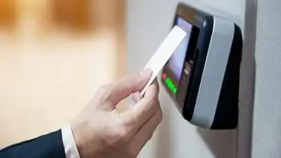 Ψηφιακή Κάρτα Εργασίας: Περνά στη β΄ φάση και επεκτείνεται η εφαρμογή της σε περισσότερους κλάδους