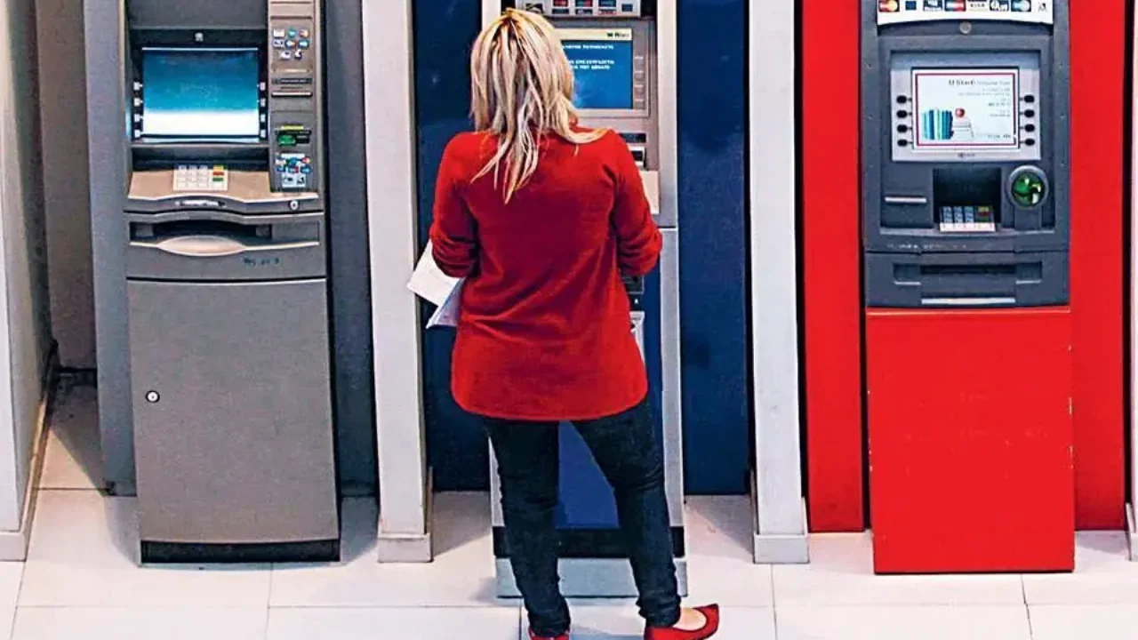 Αναστολή των δόσεων για συνεπείς δανειολήπτες ζητά η κυβέρνηση