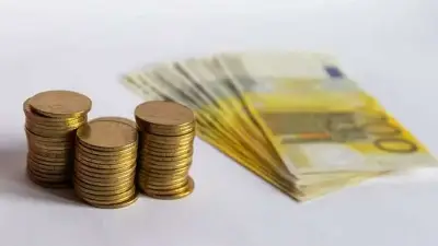 Έκτακτο βοήθημα: Τα σενάρια που εξετάζει η κυβέρνηση και ποιοι θα είναι οι δικαιούχοι
