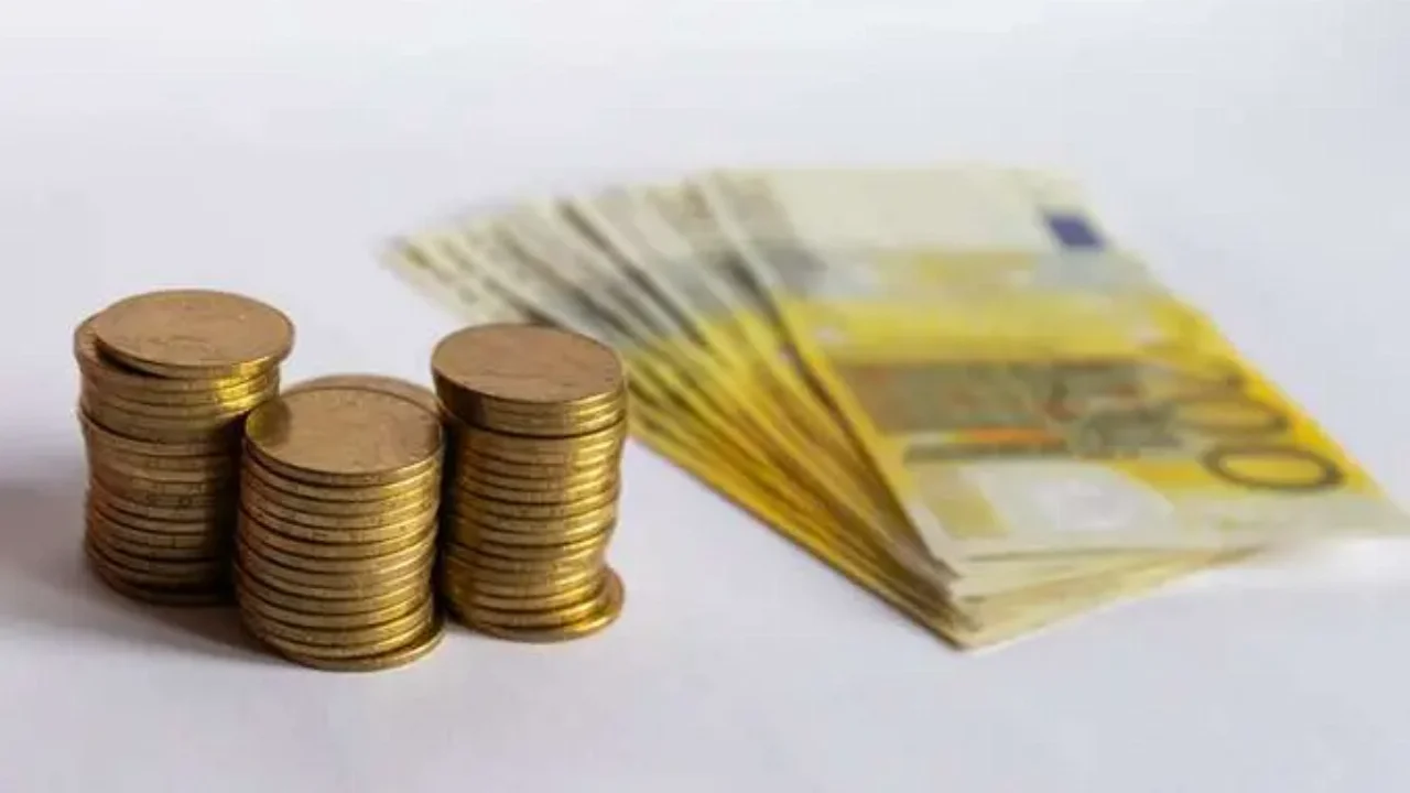 Έκτακτο βοήθημα: Τα σενάρια που εξετάζει η κυβέρνηση και ποιοι θα είναι οι δικαιούχοι