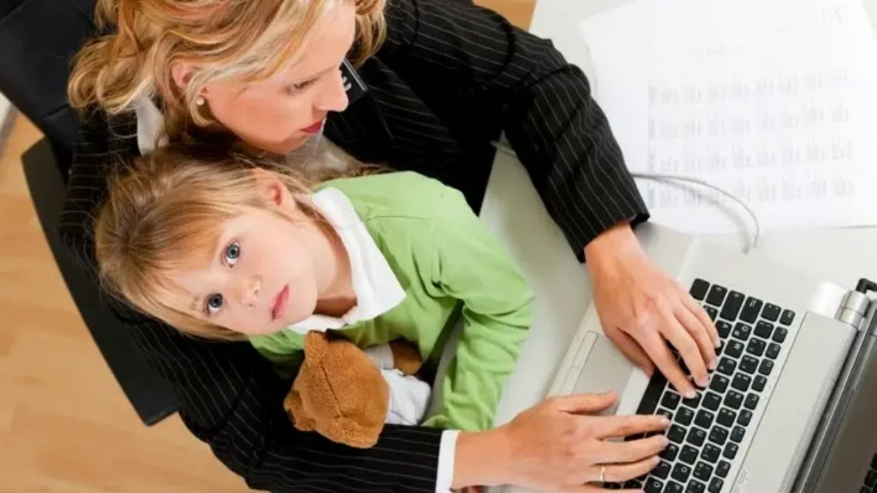 Σύνταξη: Νωρίτερα από την ηλικία των 62 ετών υπό προϋποθέσεις για περίπου 30.000 μητέρες ανηλίκων