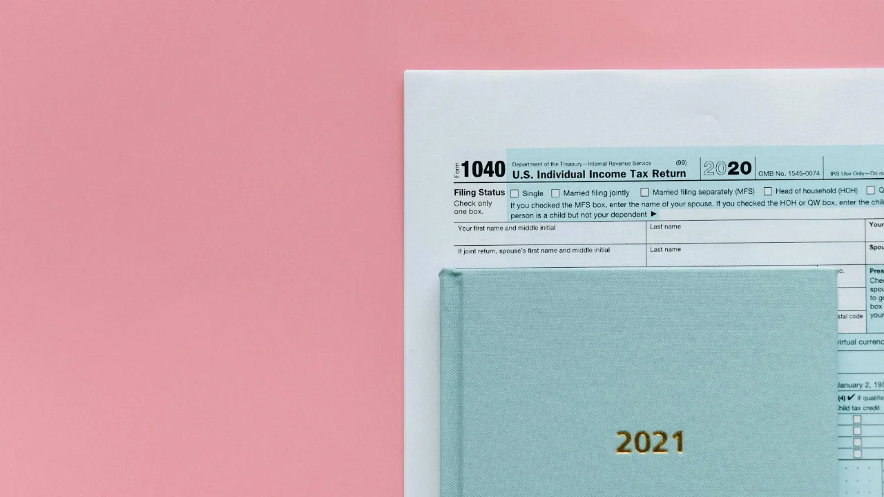 Ε1 - MoreThanTax