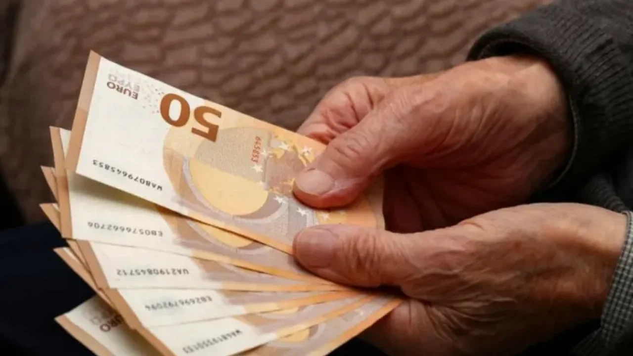 ΕΦΚΑ: Πως θα λειτουργήσει το "Ψηφιακό Δωμάτιο Επικοινωνίας" για την απονομή συντάξεων