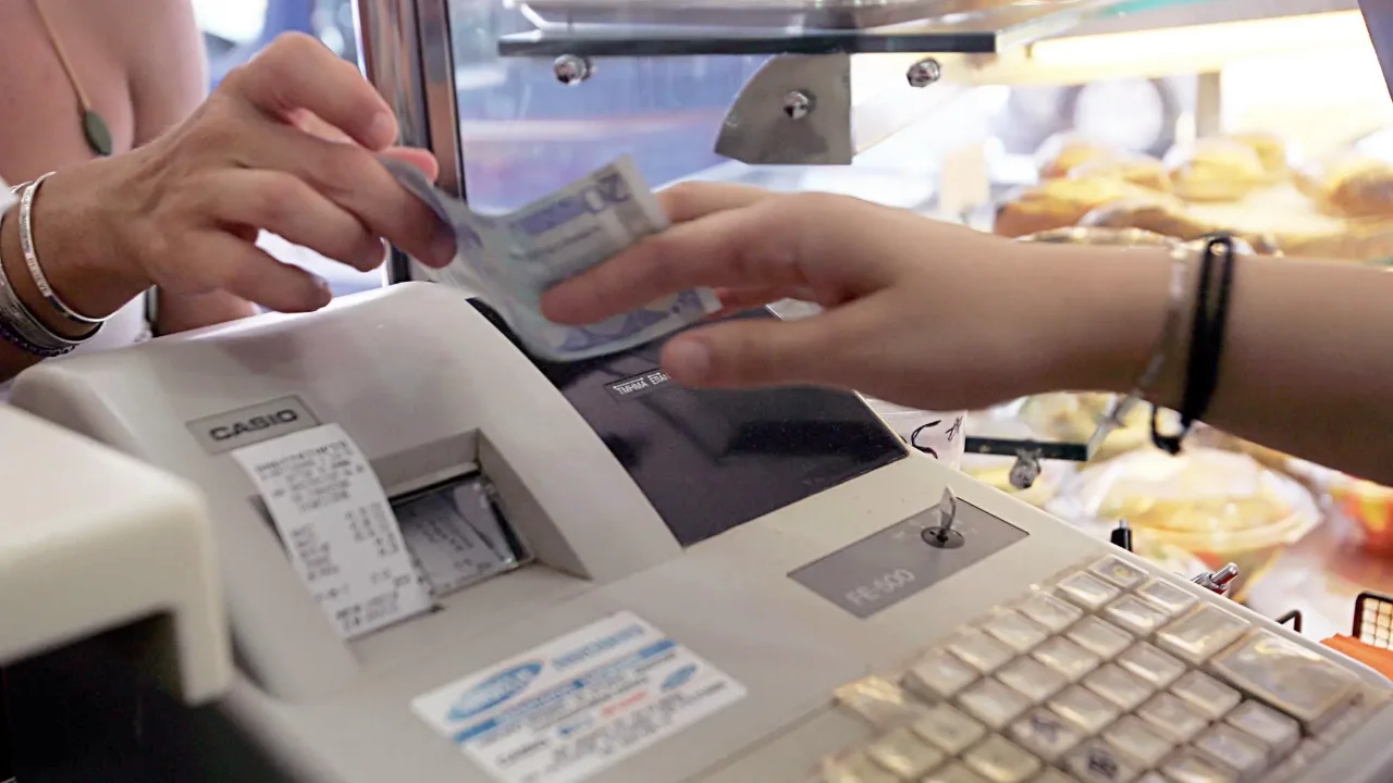 Τεχνικές IRS υιοθετεί η ΑΑΔΕ για τον τζίρο των επιχειρήσεων