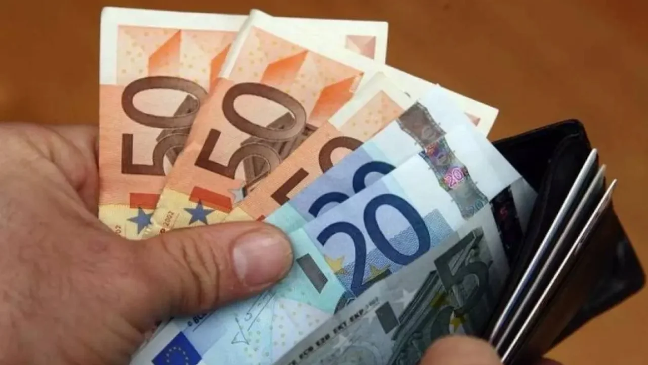 Επιδότηση ρεύματος: Στο 1,9 δις ευρώ τα μέτρα στήριξης για νοικοκυριά και επιχειρήσεις το Σεπτέβριο