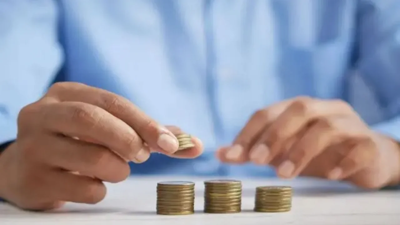 Κατώτατος μισθός: Ποια επιδόματα συμπαρασύρει προς τα πάνω