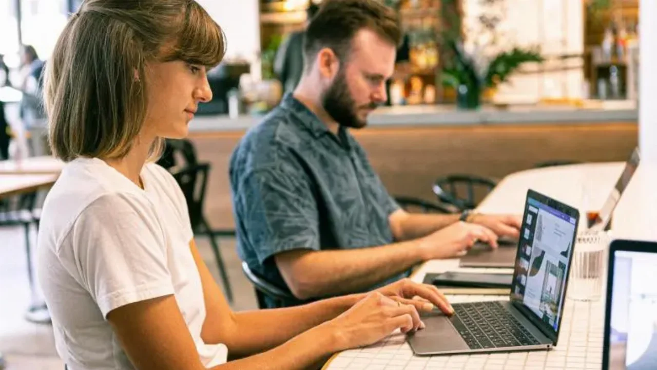 Κατώτατος μισθός: Τα νέα δεδομένα μετά την αύξηση του αναφορικά με τα επιδόματα