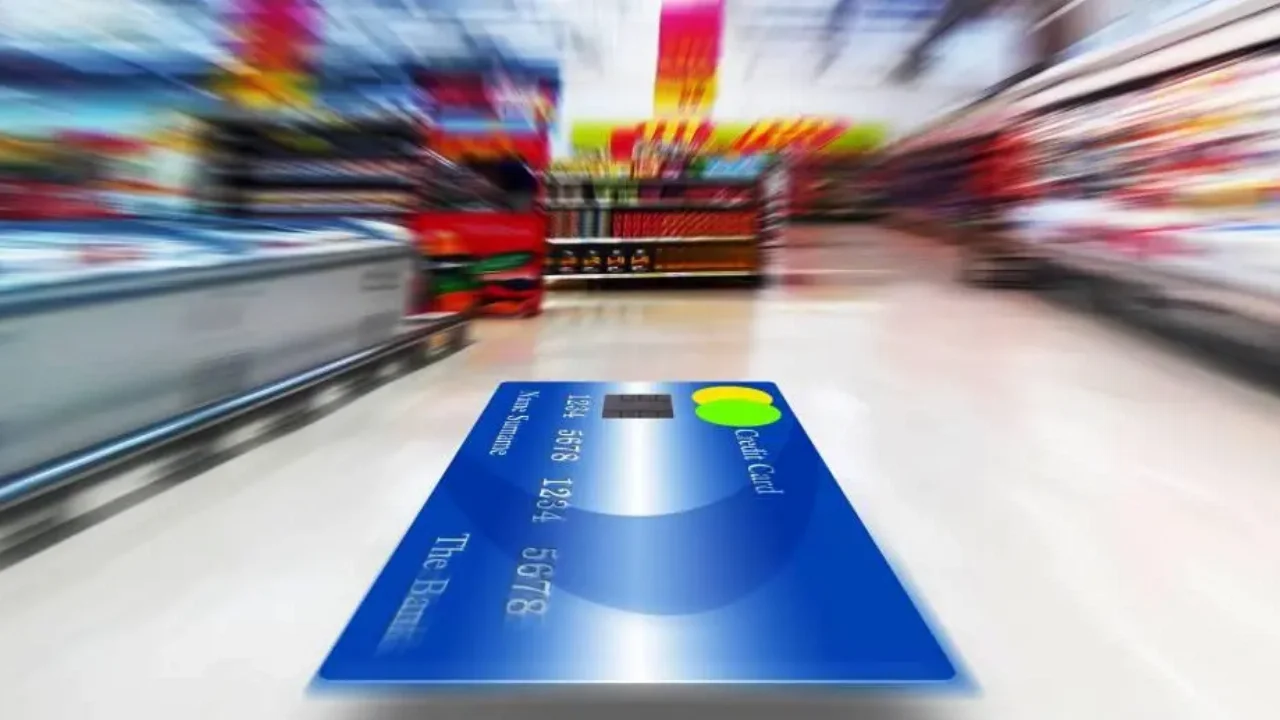 Market Pass: Σήμερα θα καταβληθεί η ενίσχυση για τον Απρίλιο μέσω της άυλης ψηφιακής κάρτας