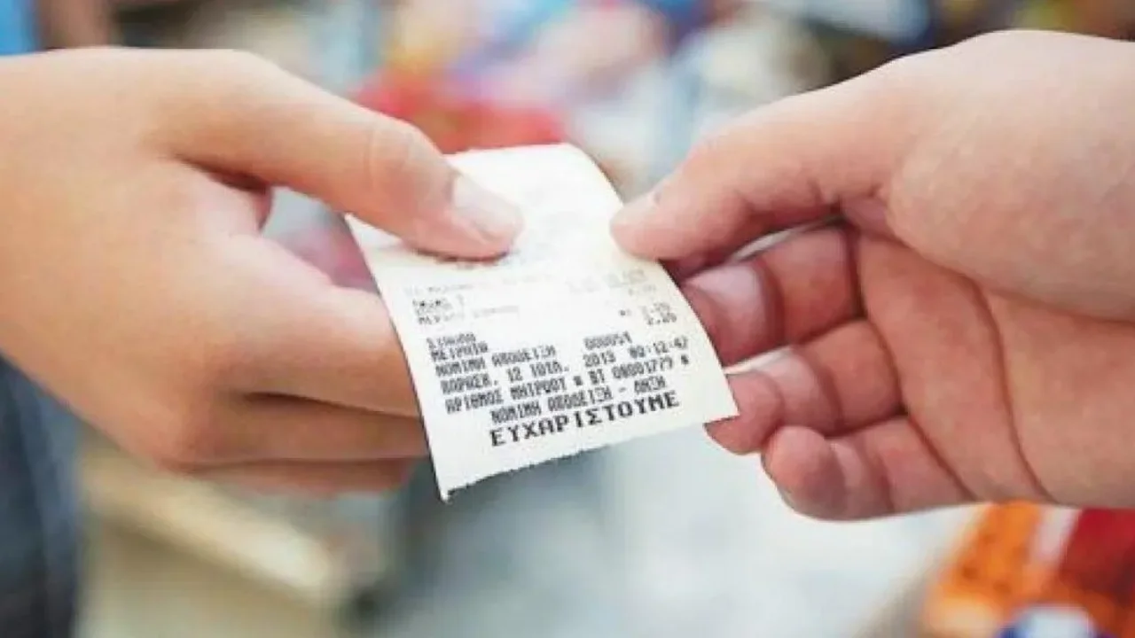 Ποιοι πρέπει να κρατάνε τις αποδείξεις για να μην πληρώσουν επιπλέον φόρο