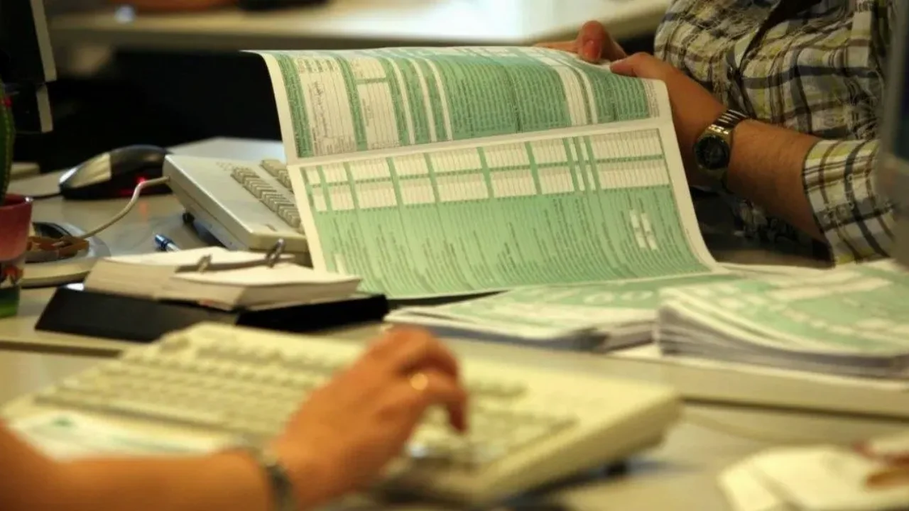 Κορωνοϊός: Πίσω πάει η υποβολή των φορολογικών δηλώσεων