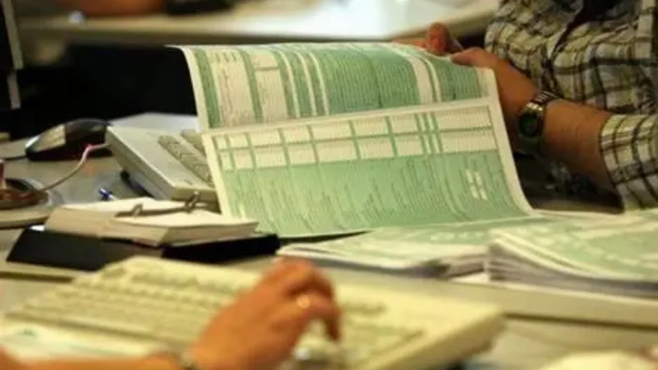 Φορολογικές δηλώσεις: Μετά το Πάσχα και έως τον Αύγουστο η υποβολή τους