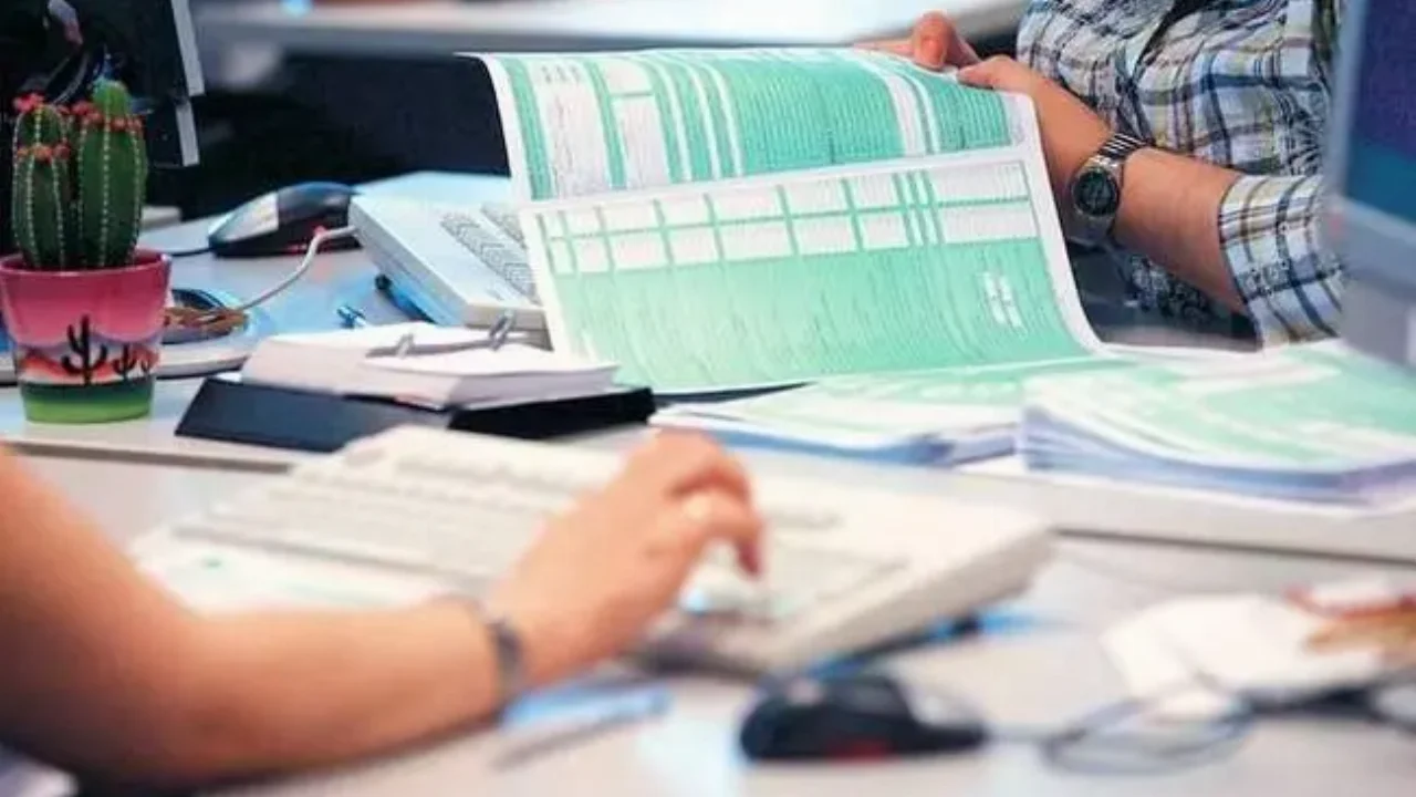 Φορολογικές δηλώσεις: Τέλος χρόνου για να λάβουν έκπτωση οι φορολογούμενοι με εφάπαξ εξόφληση