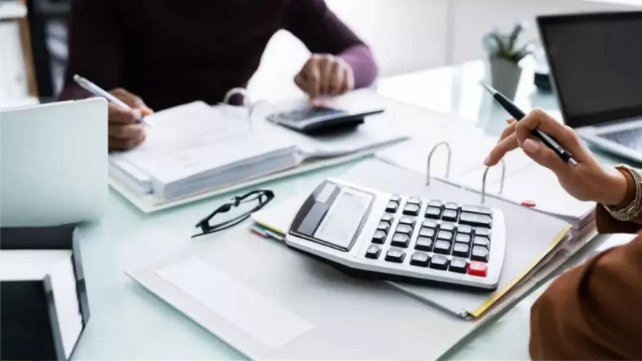 Φορολογικές δηλώσεις: Με 12 σημαντικές αλλαγές το έντυπο Ε1