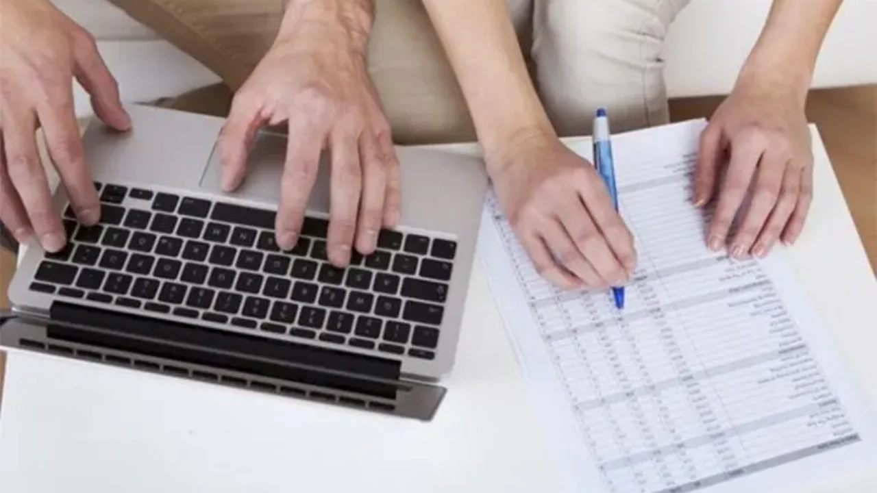 Φορολογικές δηλώσεις: 'Εως τα τέλη Φεβρουαρίου η γνωστοποίηση της επιλογής χωριστής φορολογικής δήλωσης για συζύγους