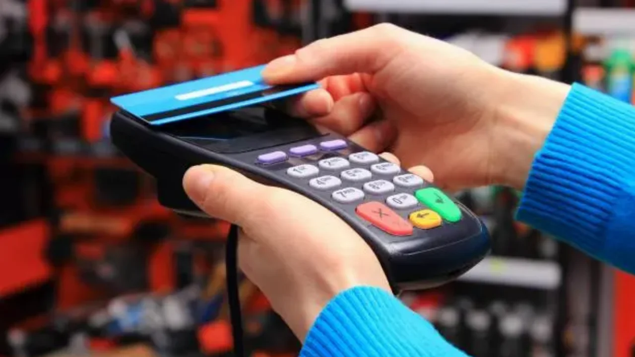 Ηλεκτρονικές αποδείξεις: Τέλος χρόνου για να προχωρήσουν οι φορολογούμενοι αγορές ίσης αξίας με το 30% του εισοδήματός τους