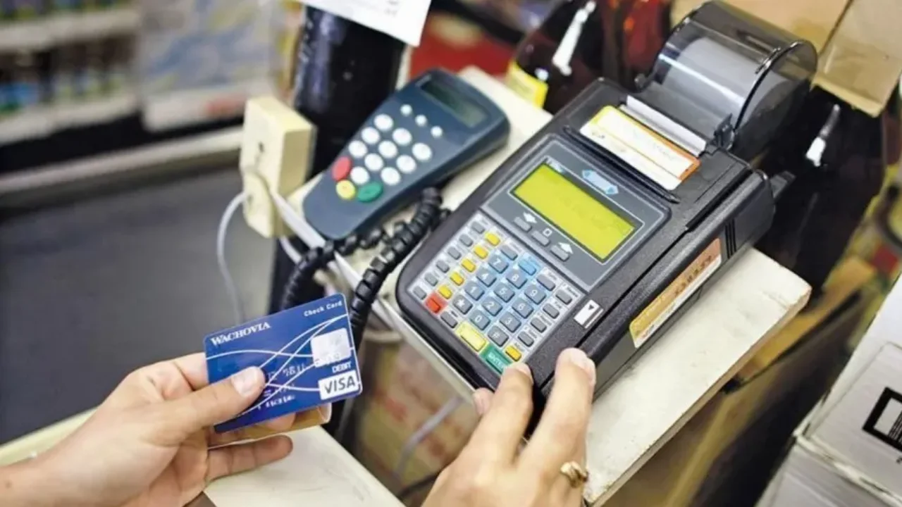 Εφορία: Τι κερδίζουν οι φορολογούμενοι που έκαναν δαπάνες με ηλεκτρονικό χρήμα