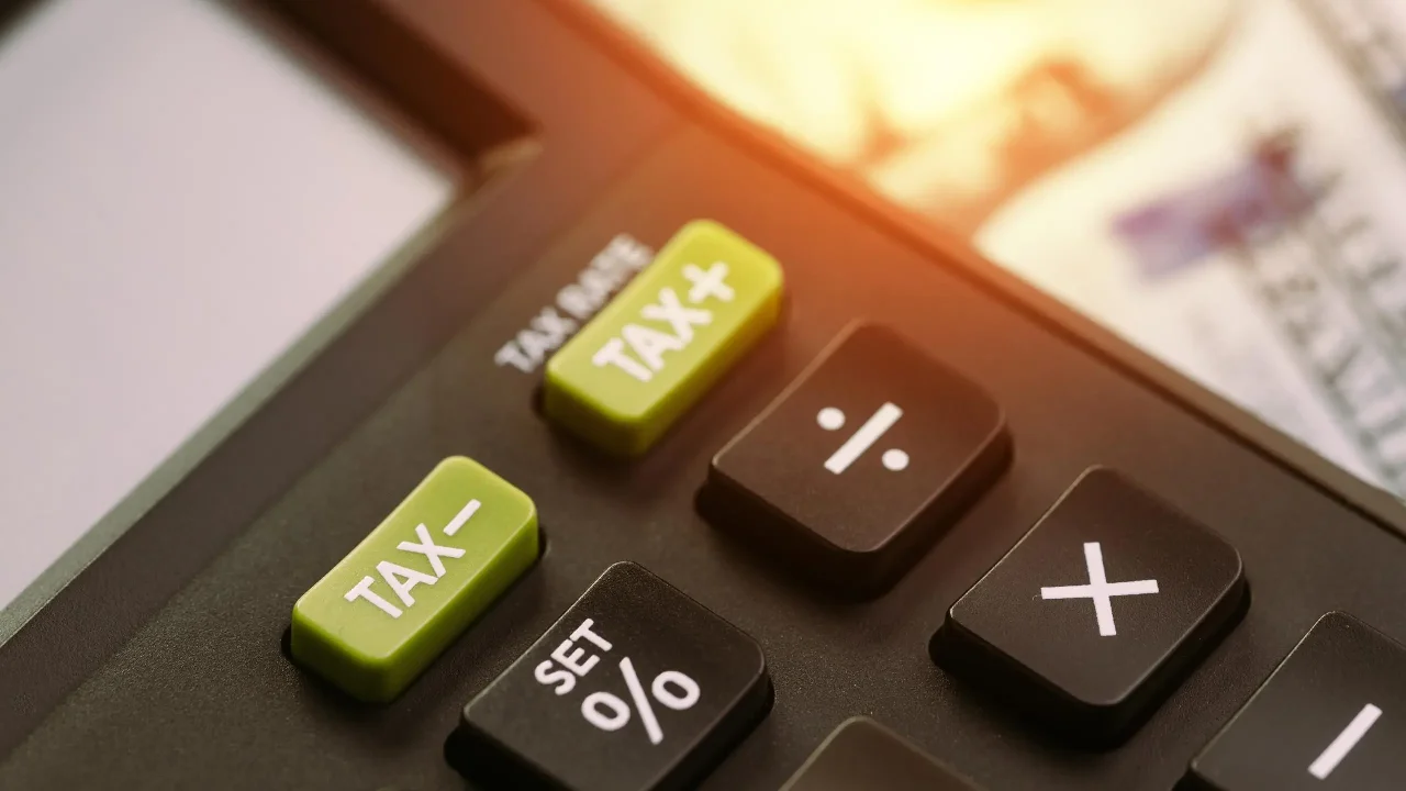 Εφορία: Με αργούς ρυθμούς η ένταξη στις ρυθμίσεις για την αποπληρωμή των χρεών με δόσεις