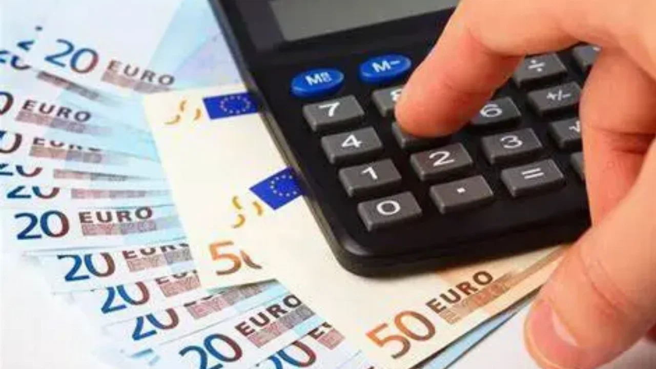 ΑΑΔΕ: Έλεγχος μέσω ερωτηματολογίου για όσου δηλώνουν κάτω από 10.000 ευρώ ετησίως