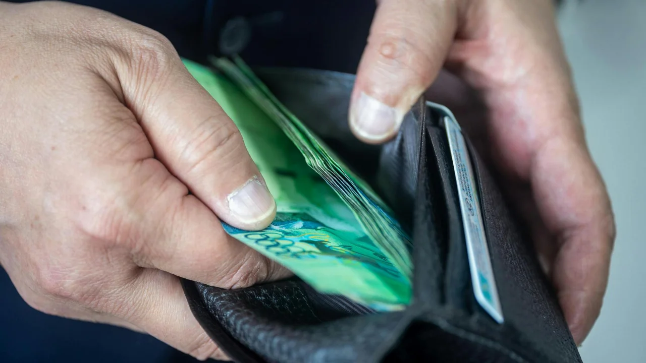 Νέα Αύξηση Κατώτατου Μισθού: Τι Ανακοινώθηκε