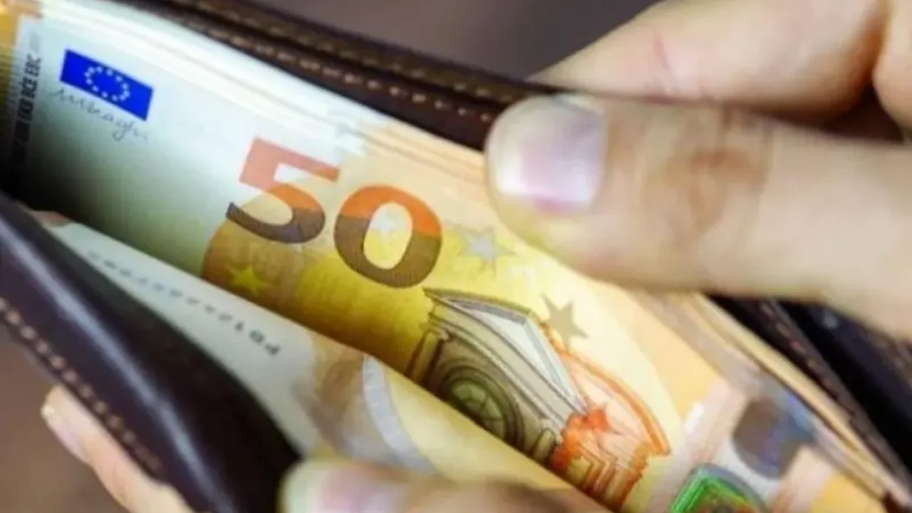 Κατώτατος μισθός: Αύξηση 2% από την 1η Ιανουαρίου 2022