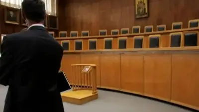 Δεν δικαιούνται την αποζημίωση των 800 ευρώ δικηγόροι με πάγια εντολή ή αντιμισθία
