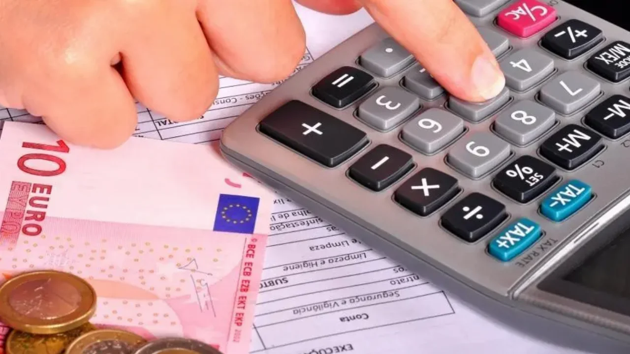 Μείωση της προκαταβολής φόρου για όσους έχουν πληγεί από την κρίση του κορωνοϊού