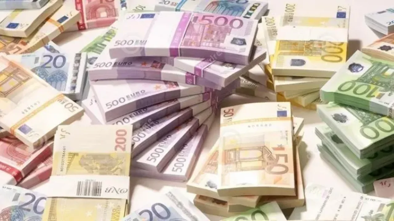 Ανοίγει σήμερα η πλατφόρμα για τις αιτήσεις για την Επιστρεπτέα Προκαταβολή