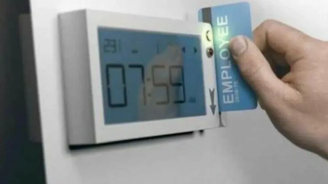 Προ των πυλών το ηλεκτρονικό απουσιολόγιο