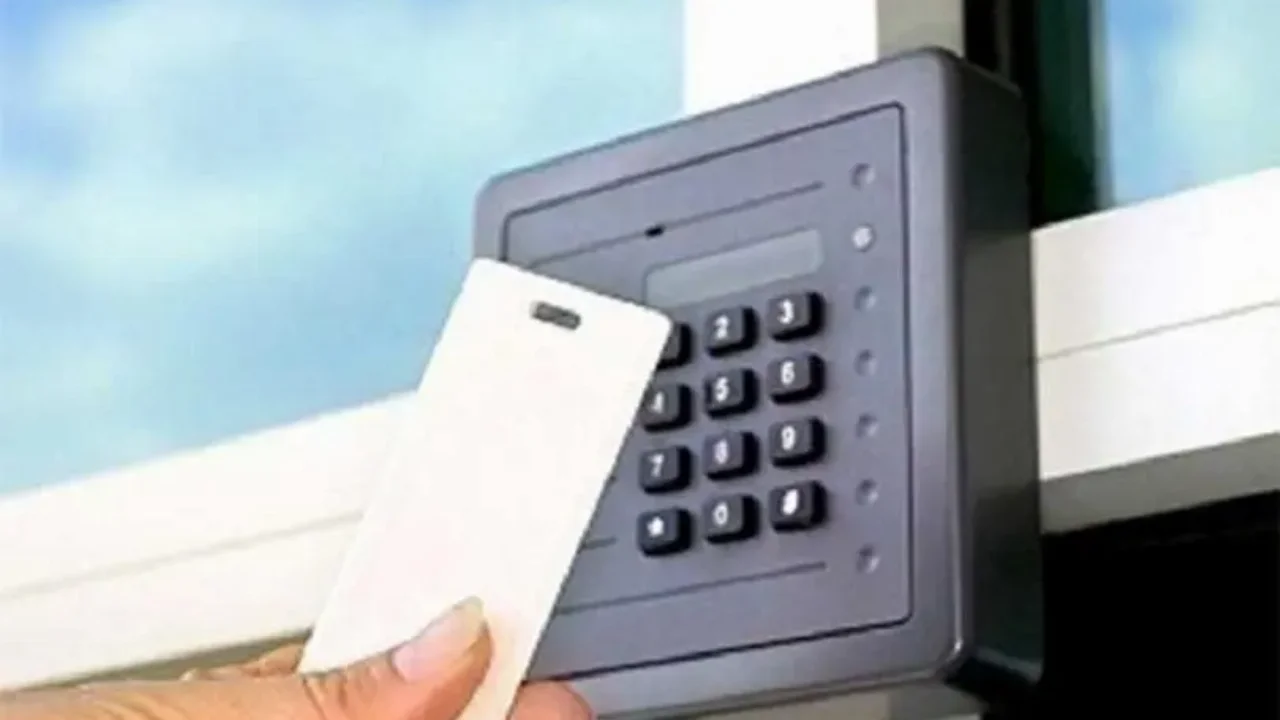 Εργασιακό νομοσχέδιο: Έρχεται το ψηφιακό ωράριο και η ψηφιακή κάρτα