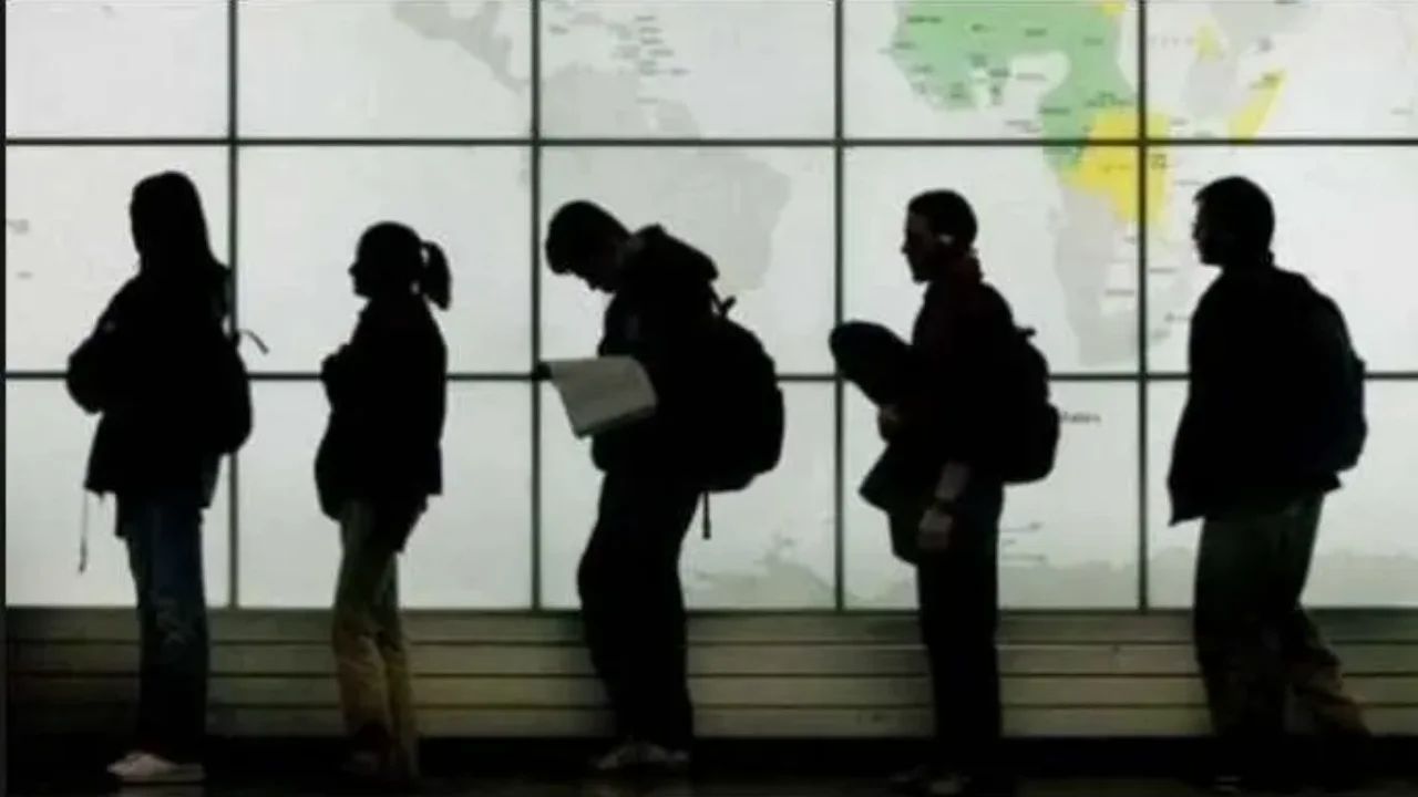 Δουλειές Ξανά: Νέες θέσεις εργασίας και κατάρτιση των ανέργων