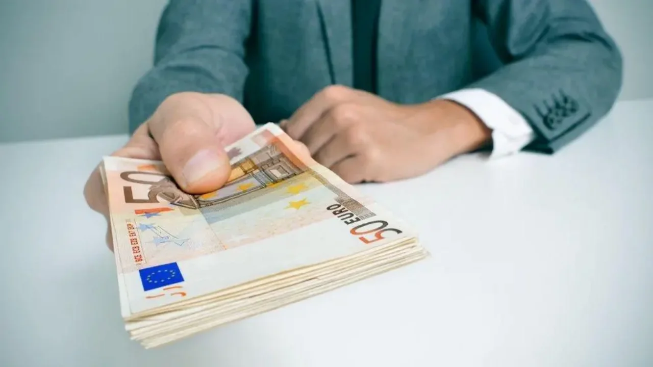 Την Παρασκευή καταβάλλεται η έκτακτη οικονομική ενίσχυση στους δικαιούχους του Ελάχιστου Εγγυημένου Εισοδήματος