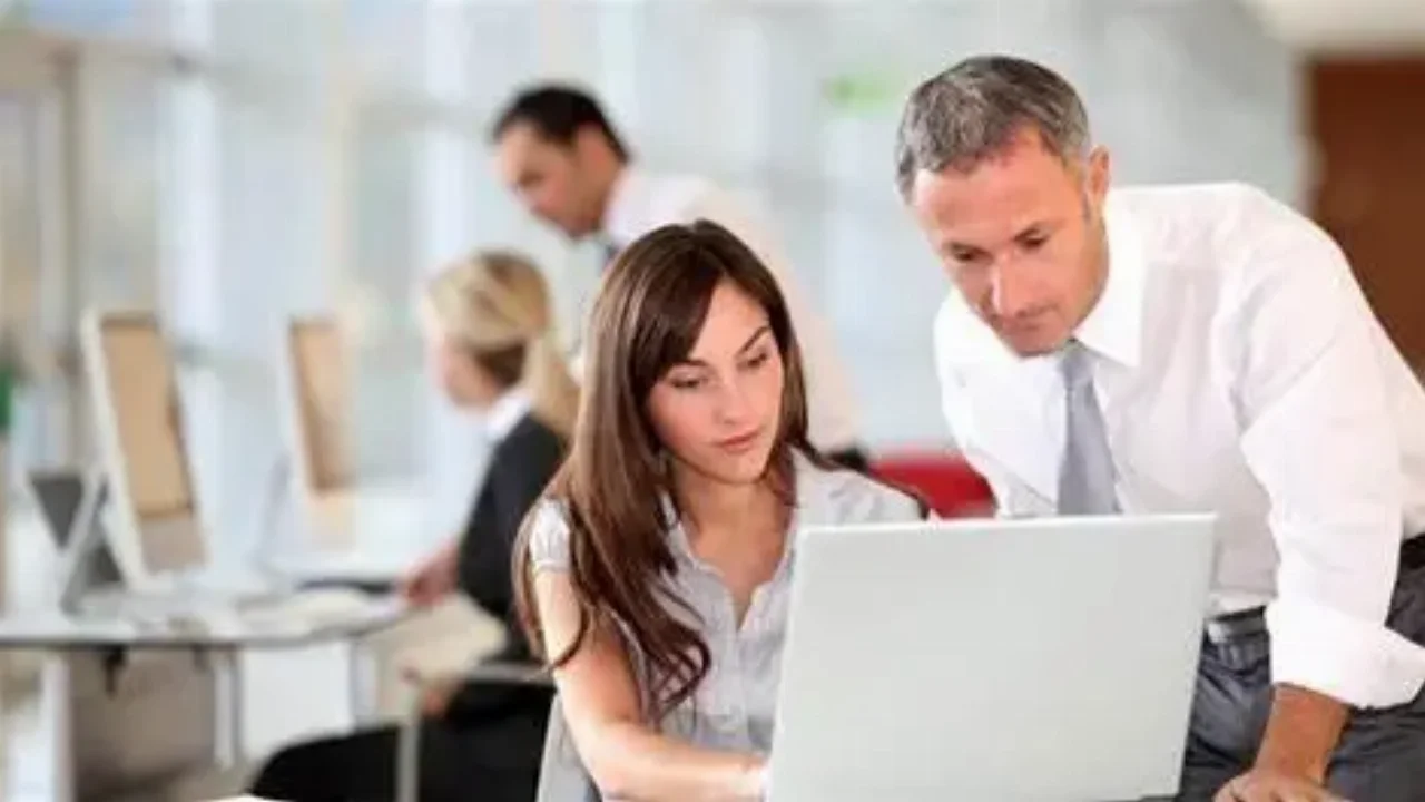 Εργασιακό νομοσχέδιο: Ευέλικτο οκτάωρο ωράριο με ασφαλιστικές δικλείδες