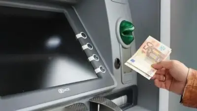 Περιορίζονται οι συναλλαγές στις τράπεζες λόγω κορωνοϊού