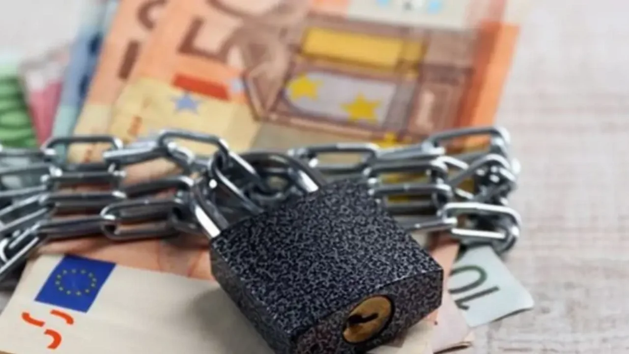 ΑΑΔΕ: Έρχονται κατασχέσεις για 2 εκ. φορολογούμενους με ληξιπρόθεσμες οφειλές