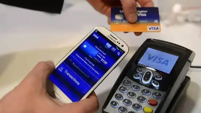 ΑΑΔΕ: Έως την Άνοιξη η υποχρεωτική διασύνδεση των ταμειακών μηχανών με τα POS