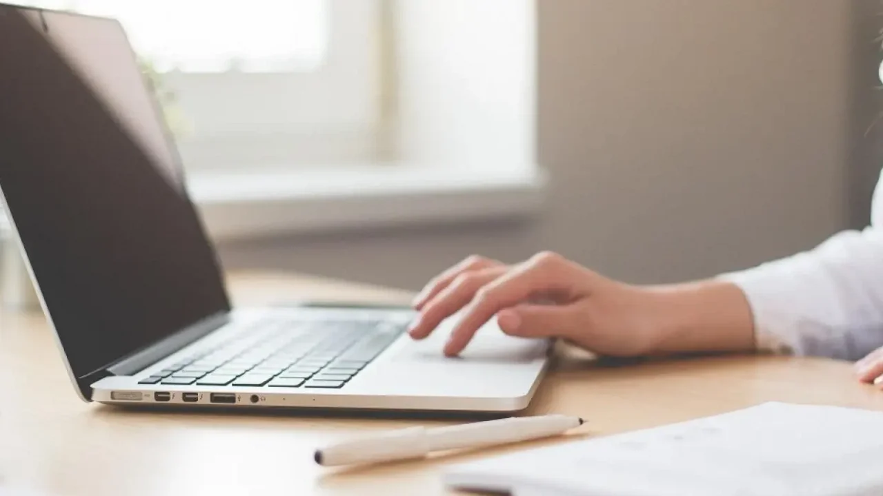 Έως τα τέλη Σεπτεμβρίου η τηλεργασία στον ιδιωτικό τομέα