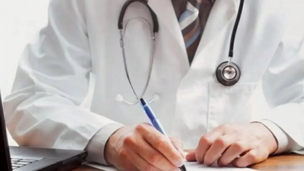 Και οι γιατροί- μέλη Ιατρικών Συλλόγων και Εταιρειών δικαιούχοι του voucher των 600 ευρώ