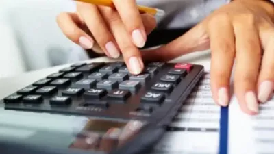 Ελεύθεροι επαγγελματίες: Έρχονται αλλαγές στις ασφαλιστικές εισφορές