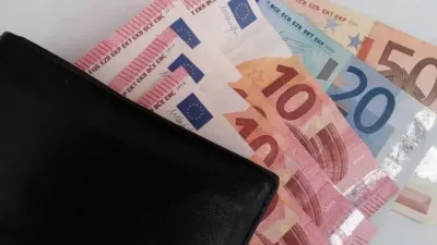 Νέες ημερομηνίες για τις αιτήσεις για την αποζημίωση των 800 ευρώ