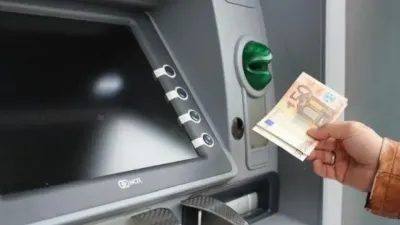 Περιορίζονται οι συναλλαγές στις τράπεζες λόγω κορωνοϊού