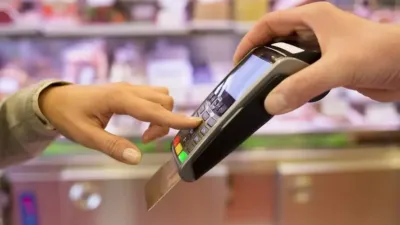 ΑΑΔΕ: Υποχρεωτική η ύπαρξη POS σε όλους τους επαγγελματικούς κλάδους